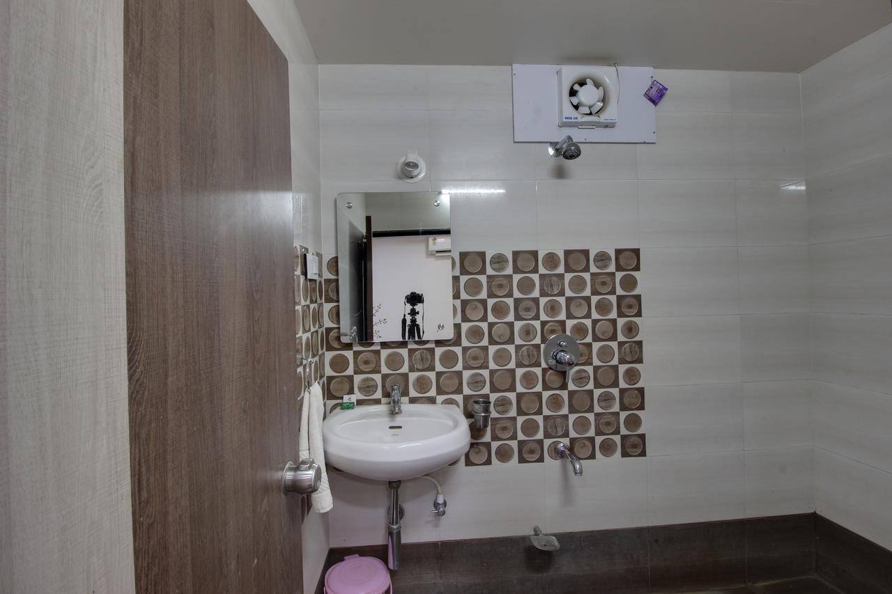 Daksh Hotel And Restaurant Talala Εξωτερικό φωτογραφία